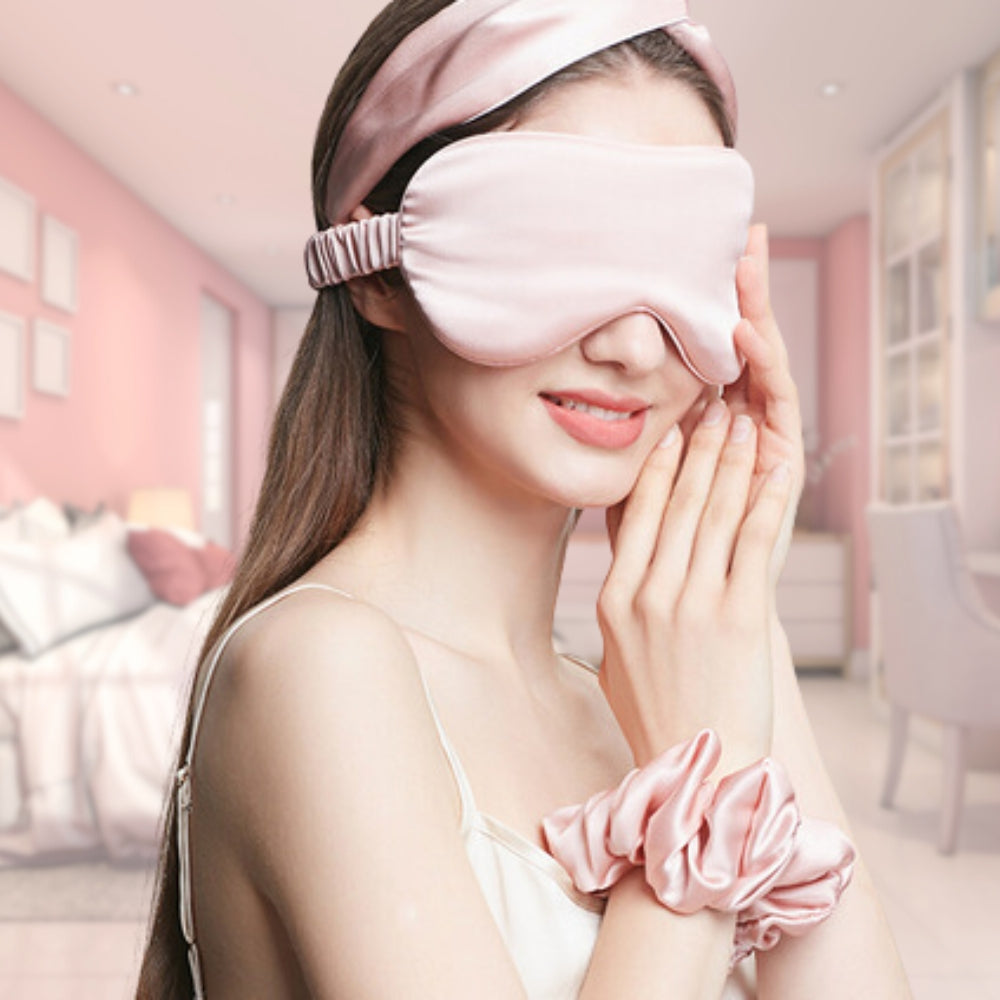 LuxeSlumber – Zijdezacht Slaapmasker met Ultiem Comfort & Lichtblokkering