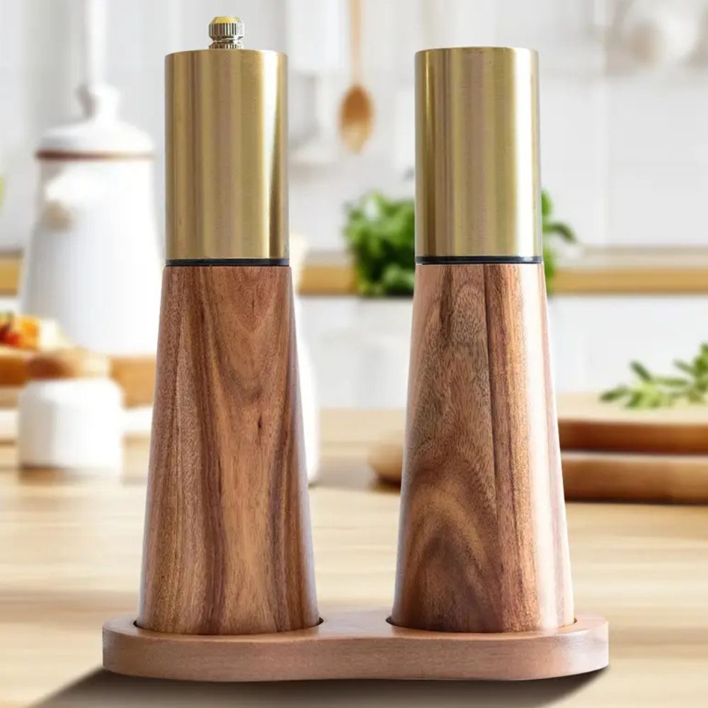 LumiSpice Luxe Wooden Pepper Mill – Elegant Design for Refined Taste Experience