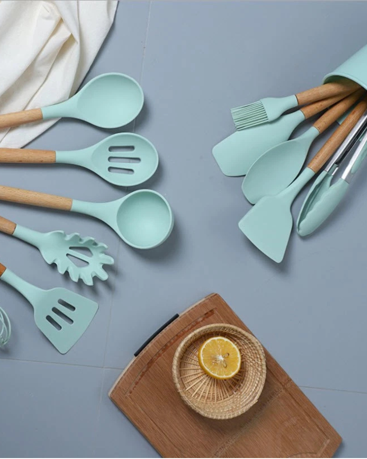 Naturéa – Eco-friendly Silicone Kitchen Set with Bamboo Handles (12-piece)