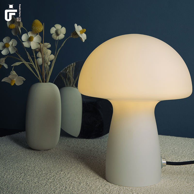 RetroGlow – Charmante Tafellamp met Vintage Paddenstoeldesign