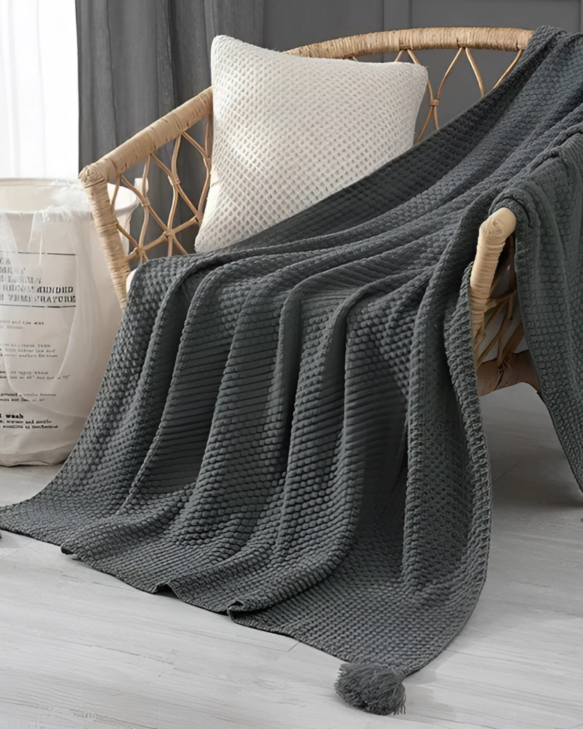 Rêve Maison – Luxury Knitted Throw with Subtle Fringe Details