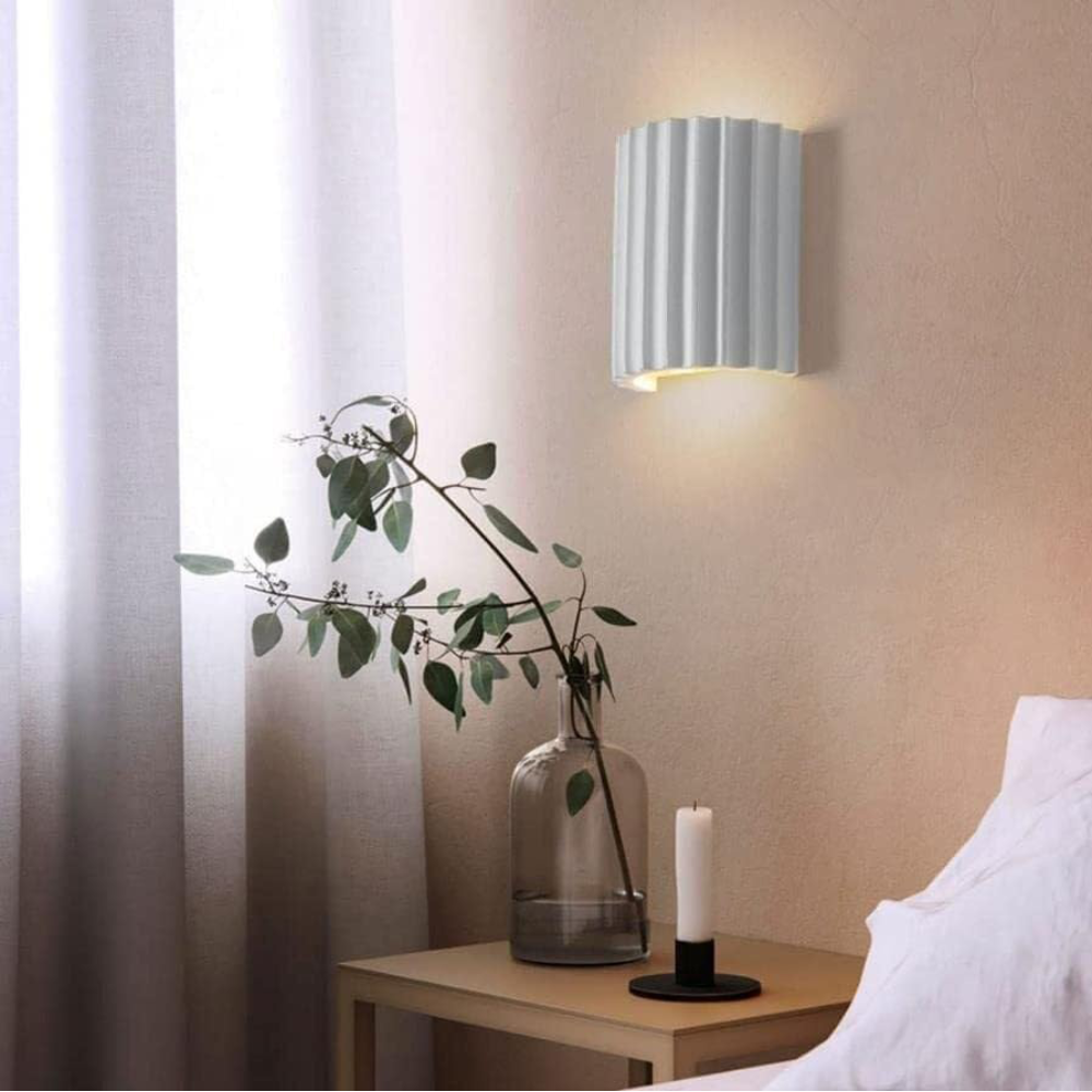 LumiWave – Wall Lamp with Wavy Design for a Modern Interior