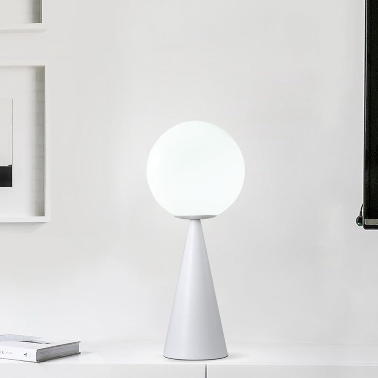 Lampe de Table Moderne en Laiton avec Globe en Verre Opalin pour Chambre et Salon