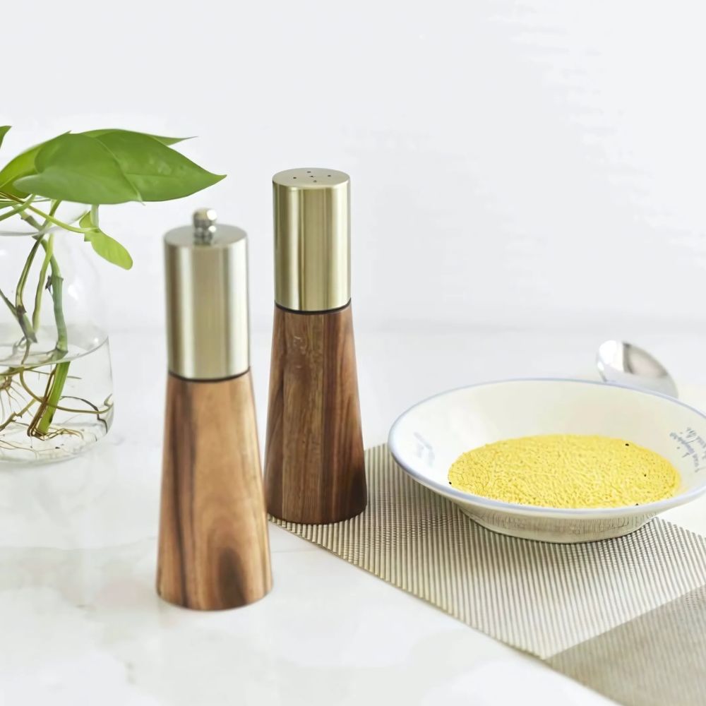LumiSpice Luxe Wooden Pepper Mill – Elegant Design for Refined Taste Experience