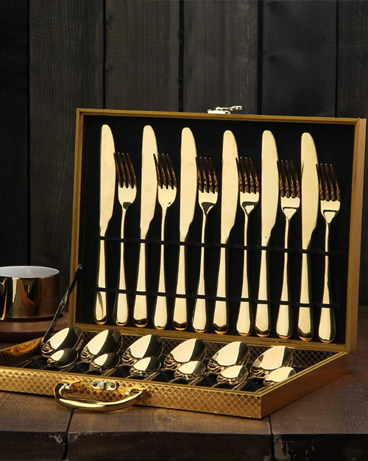Lustre Luxe – Golden Cutlery Set with Refined Finish for Stylish Dining