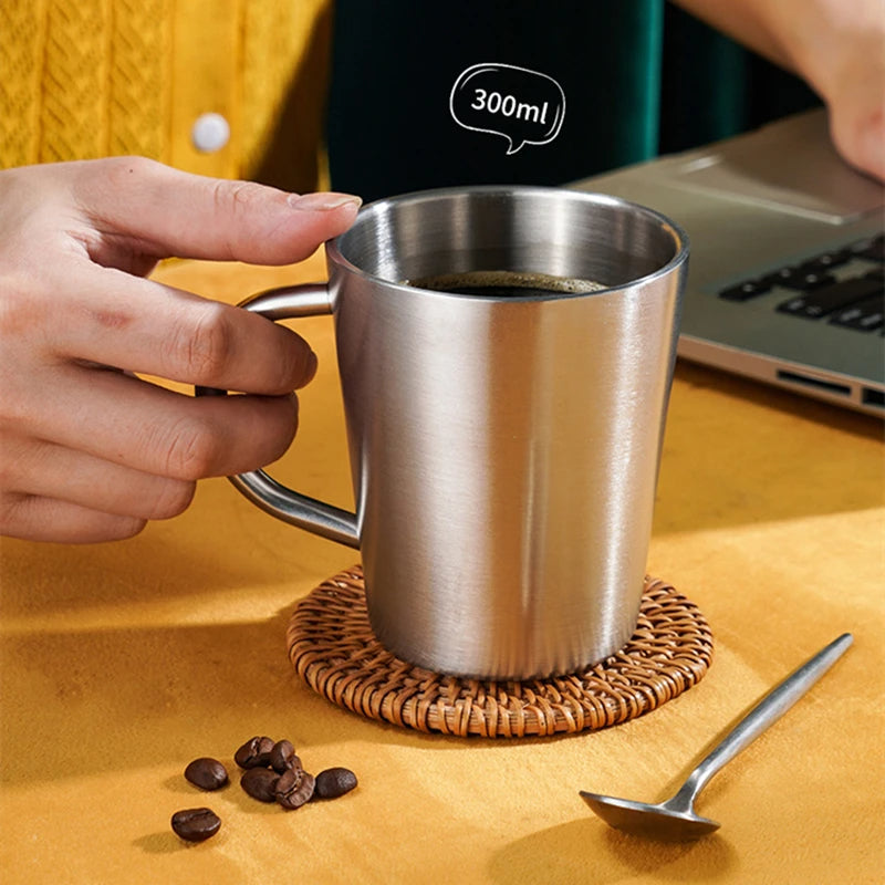 SteelAura Luxe Thermo Mug – Stylish Stainless Steel Cup for a Modern Interior