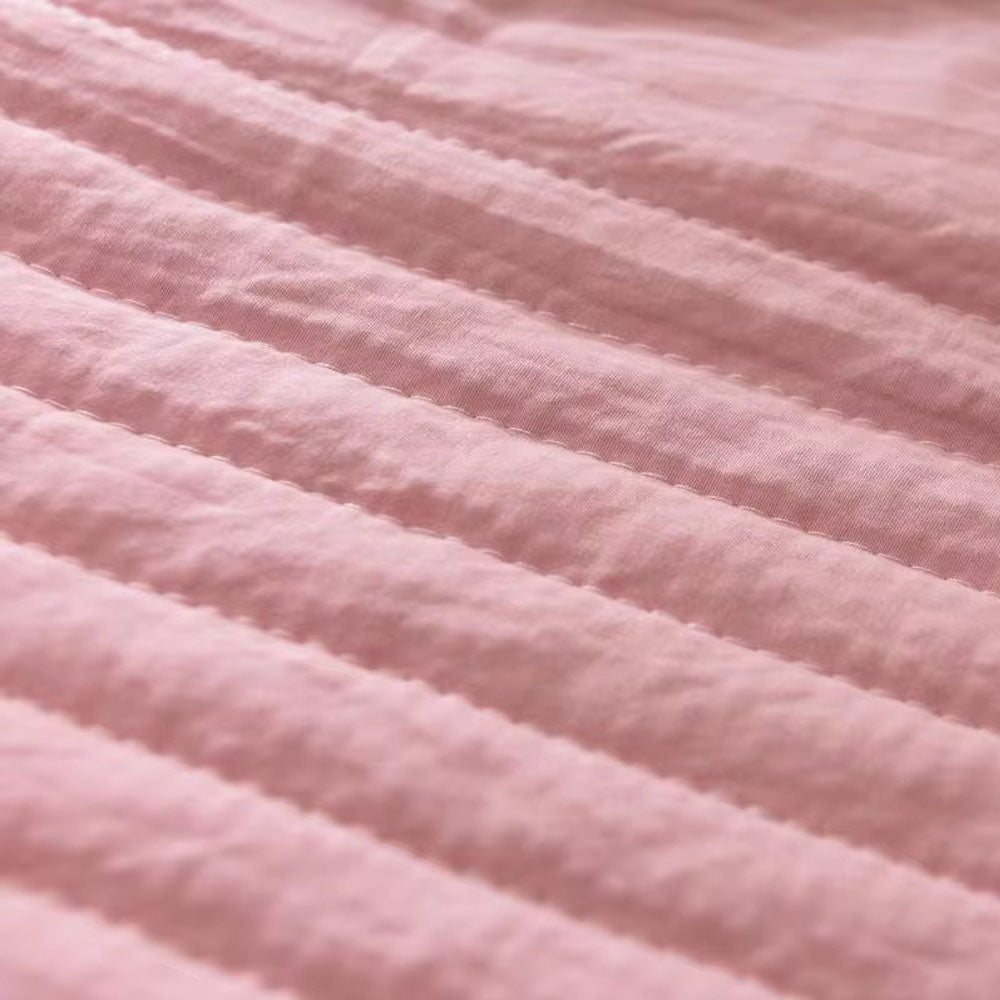 GlacierBreeze – Luxe Cooling Blanket for Ultimate Sleep Comfort