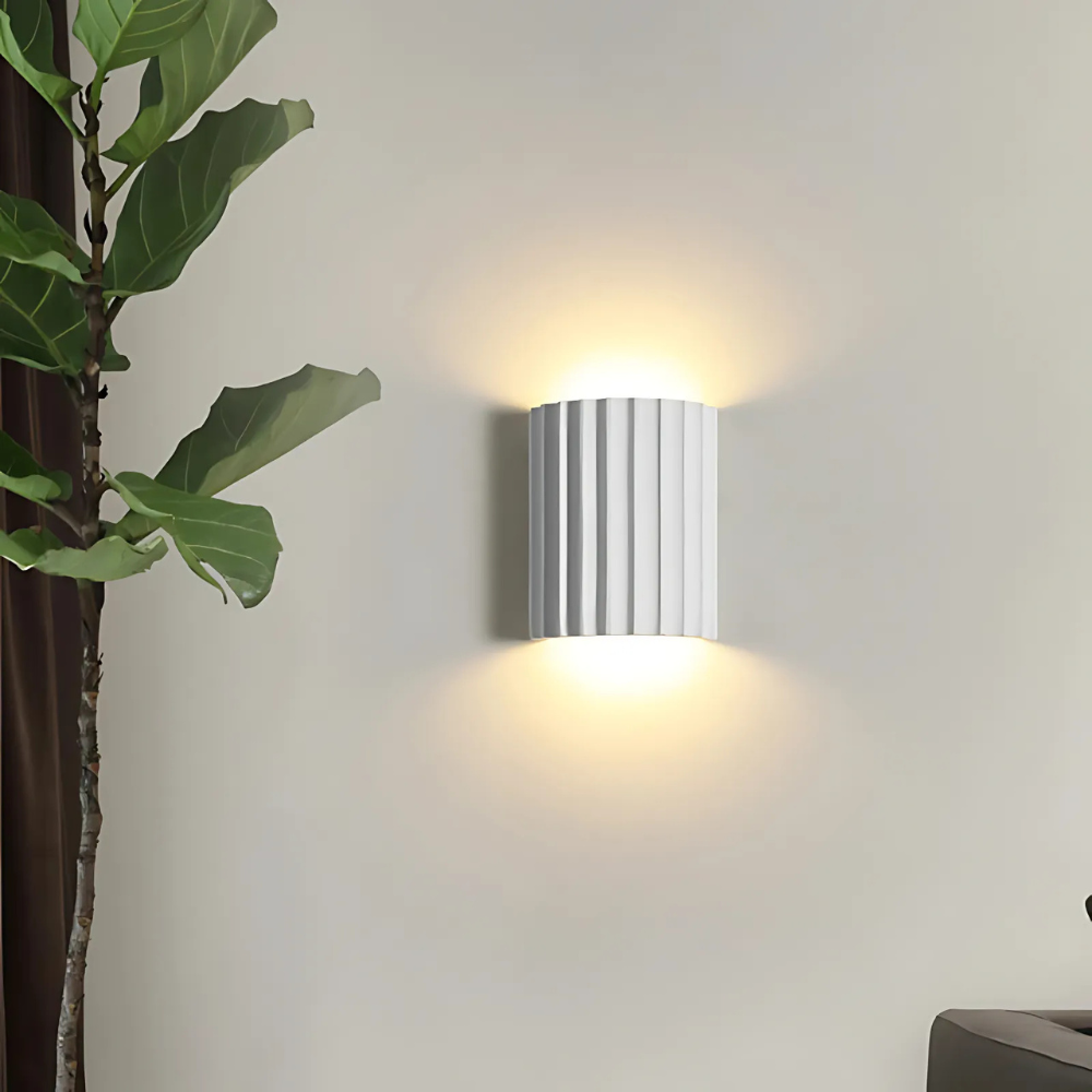 LumiWave – Wall Lamp with Wavy Design for a Modern Interior