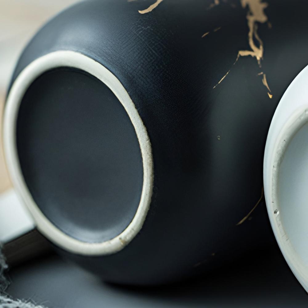 Marbella Luxe Soap Dispenser – Stylish Marble Look with Golden Accents for an Elegant Interior