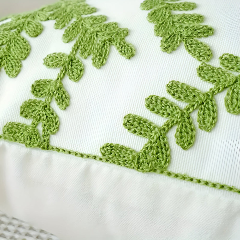 LeafLuxe Pillowcase – Stylish Natural Elegance for a Fresh Interior