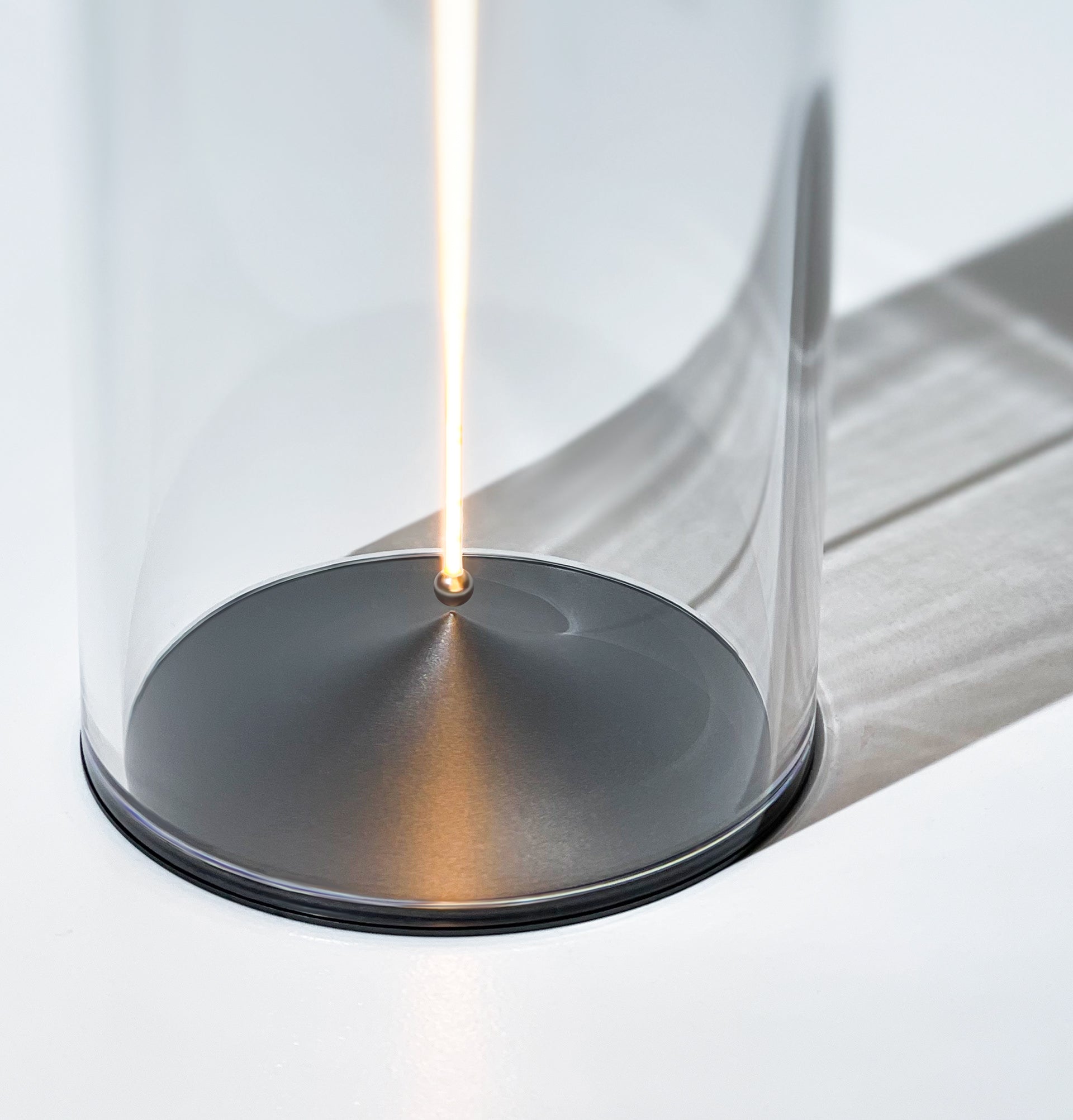 LumiRay – Modern Table Lamp with Enchanting Cylindrical Light Design