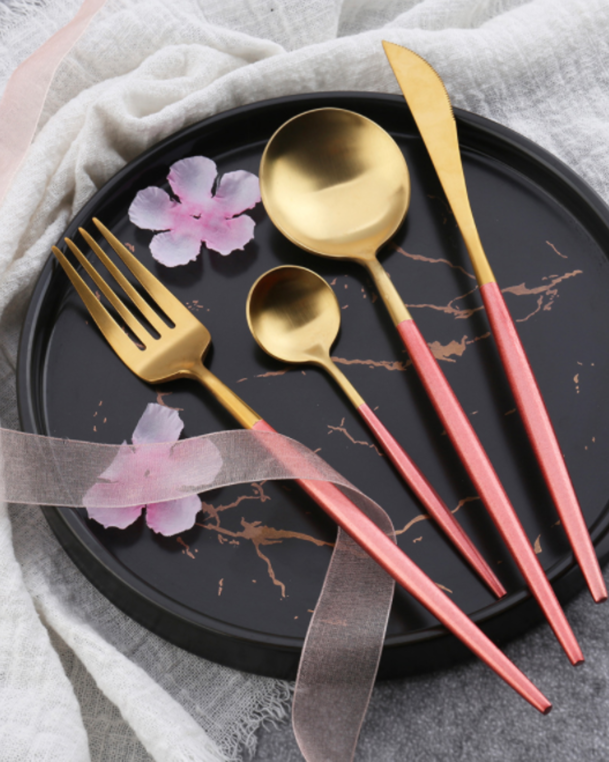 La Lumine – Luxury Cutlery Set with Gold Accents & Matte Black Handles