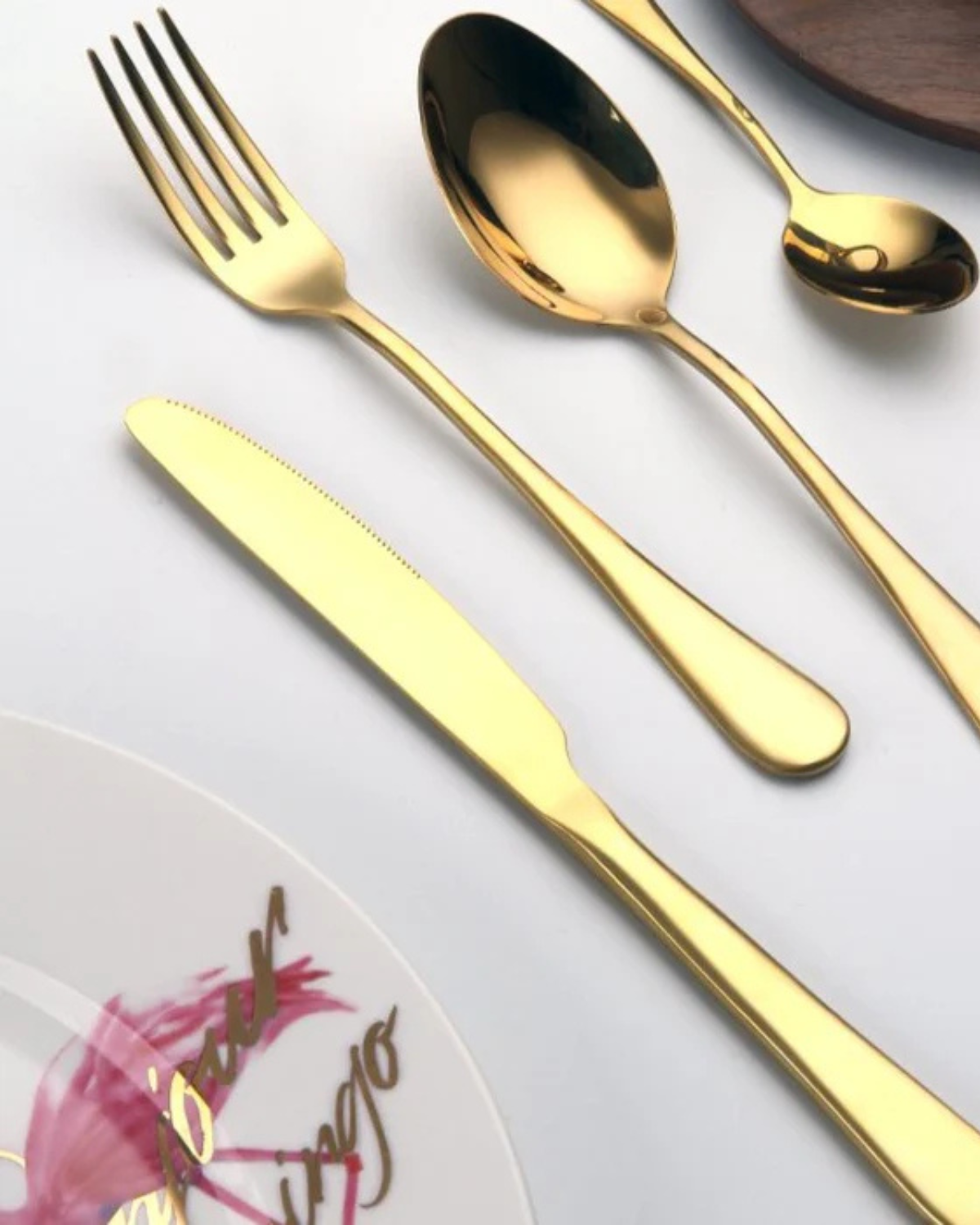 Lustre Luxe – Golden Cutlery Set with Refined Finish for Stylish Dining