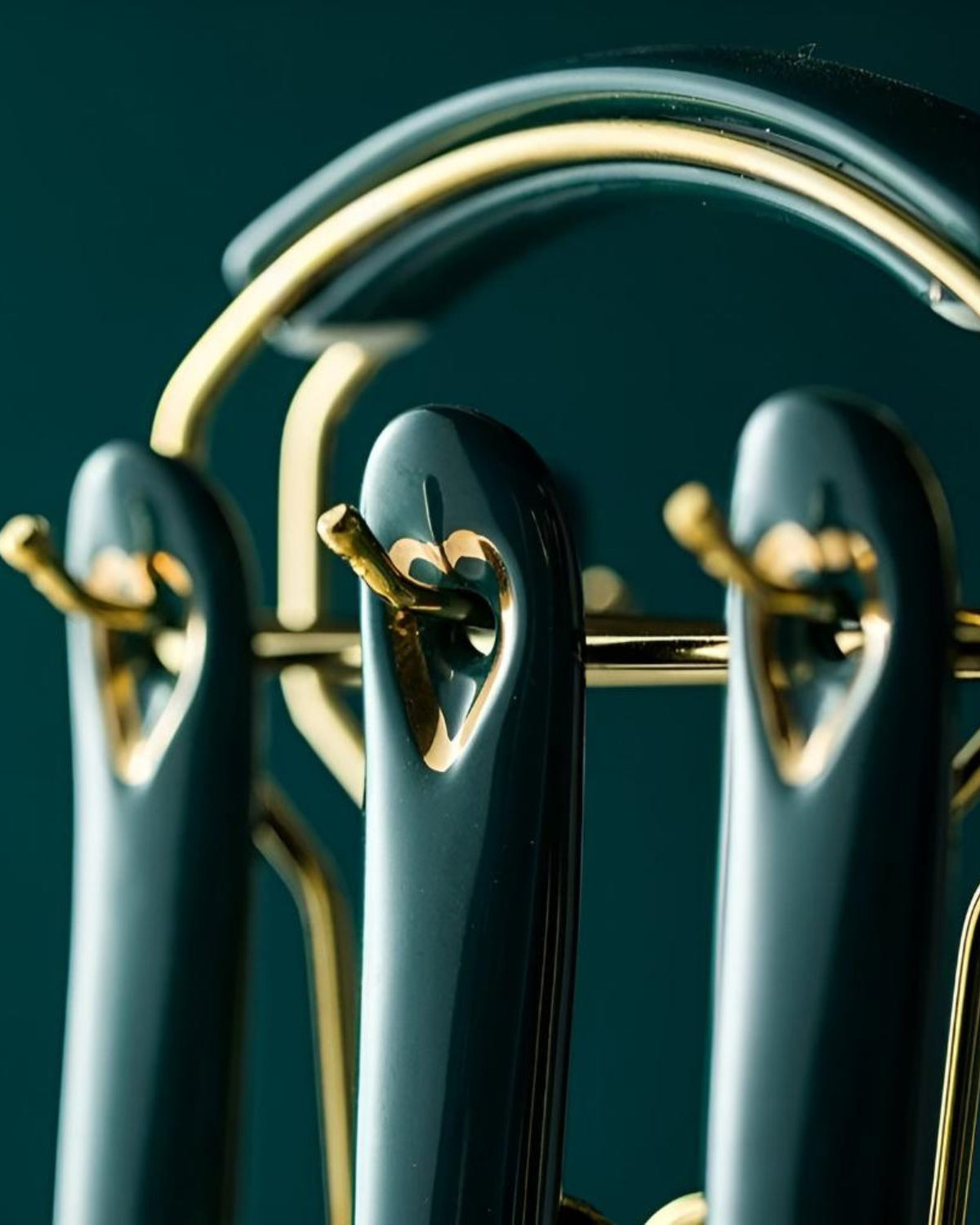 Éclat Gourmet – Luxury Cookware Set with Gold Finish and Elegant Details
