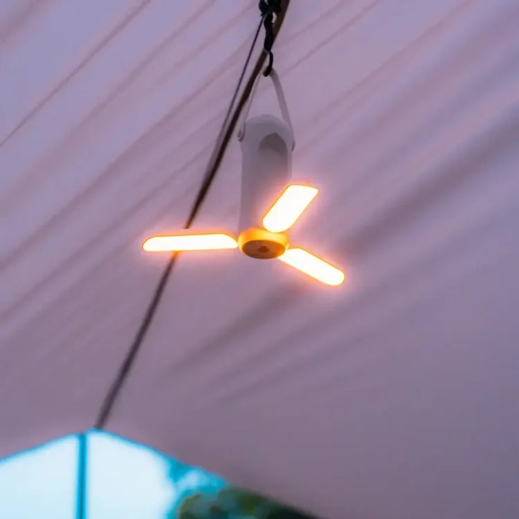 LumiTrail – Draagbare LED Campinglamp met Duurzaam Design