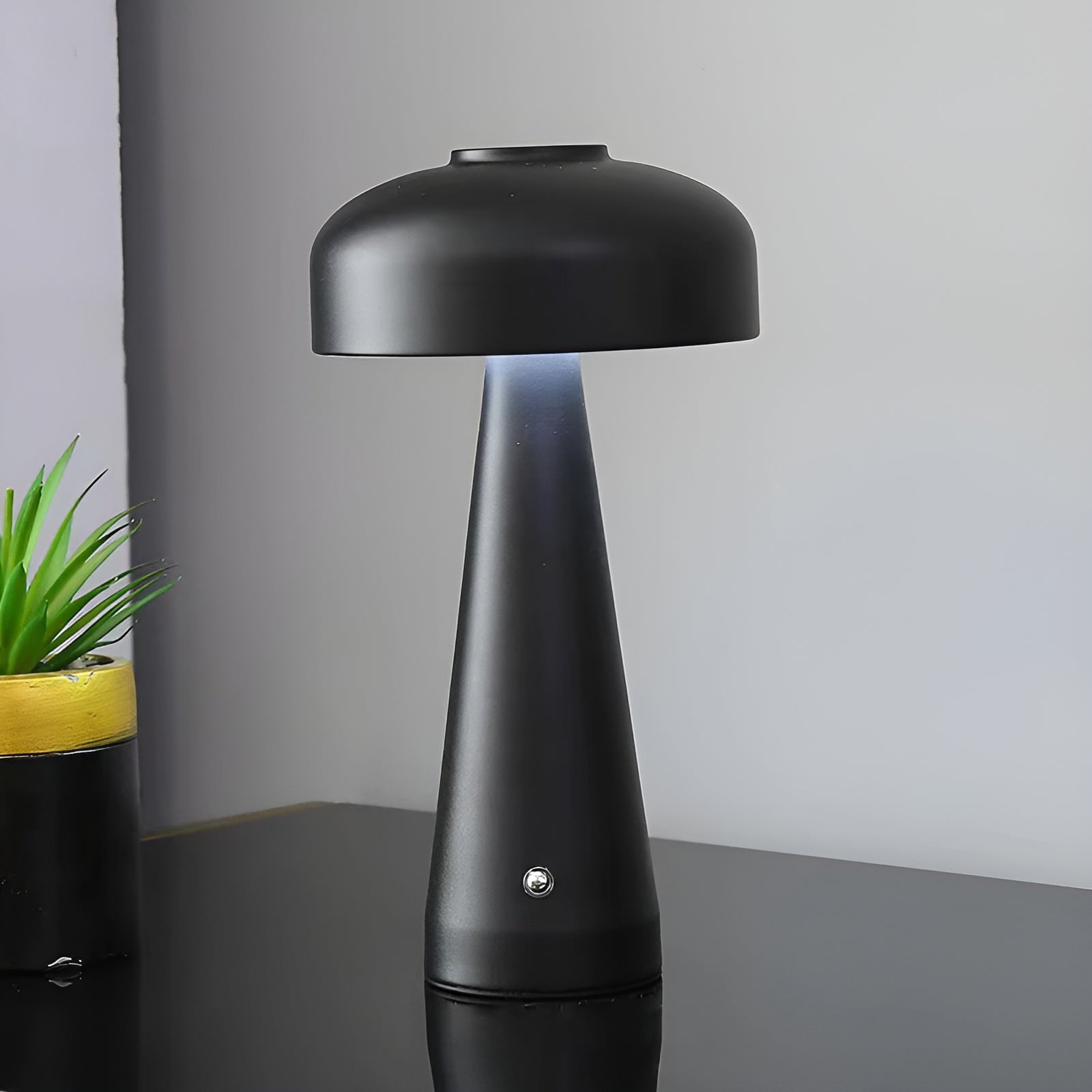 NordicaGlow – Wireless LED Table Lamp with Modern Elegance