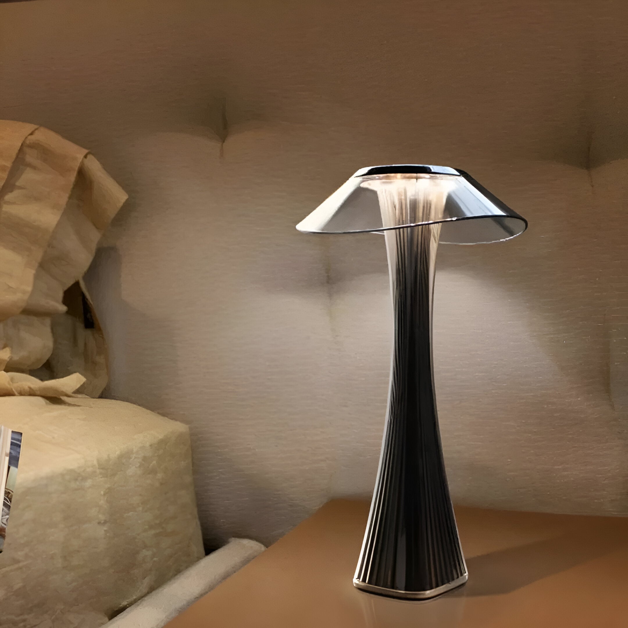 LumiÉclat – Elegant Crystal LED Table Lamp for an Atmospheric Interior