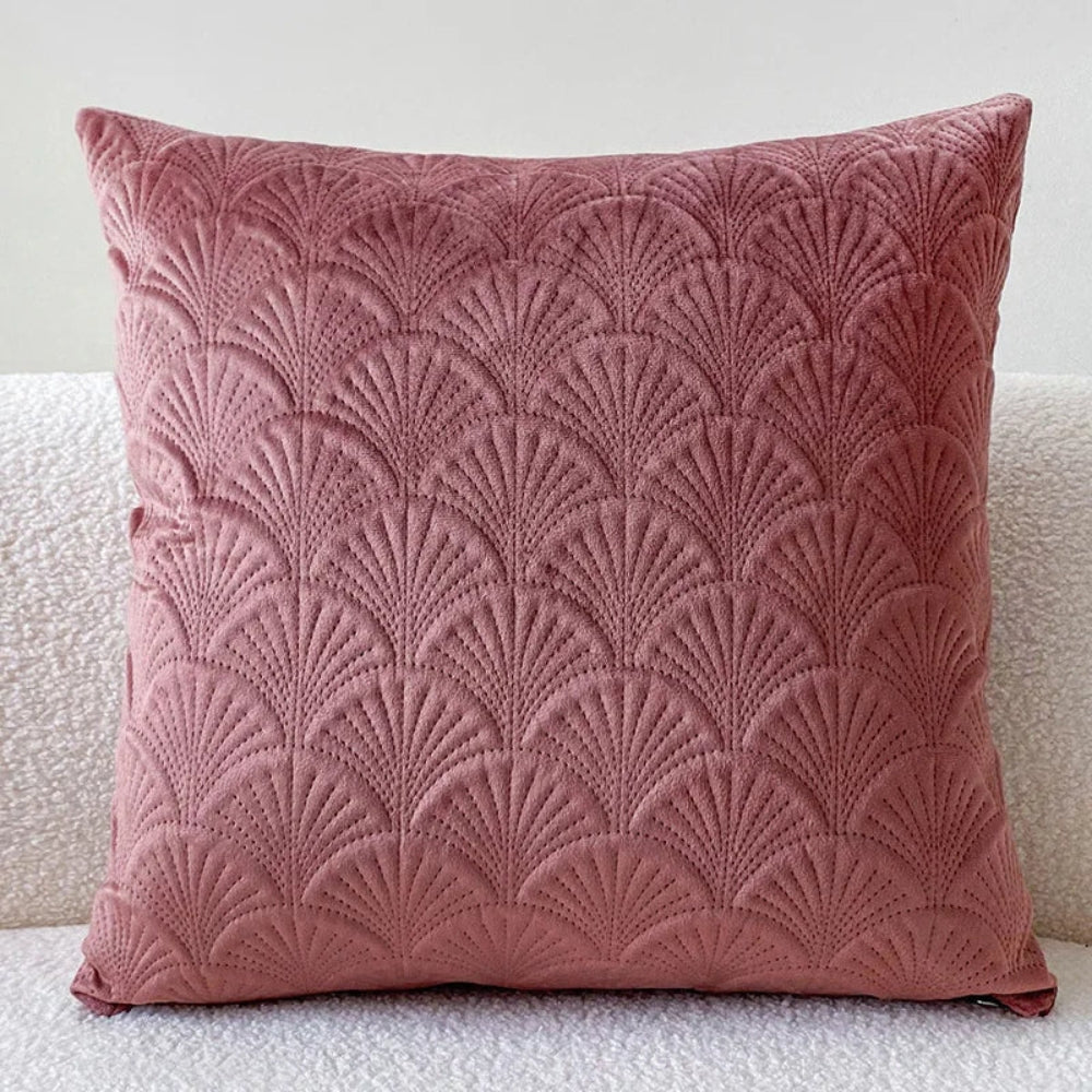 VeluMar – Velvet Shell Cushion Cover with Elegant Coastal Style
