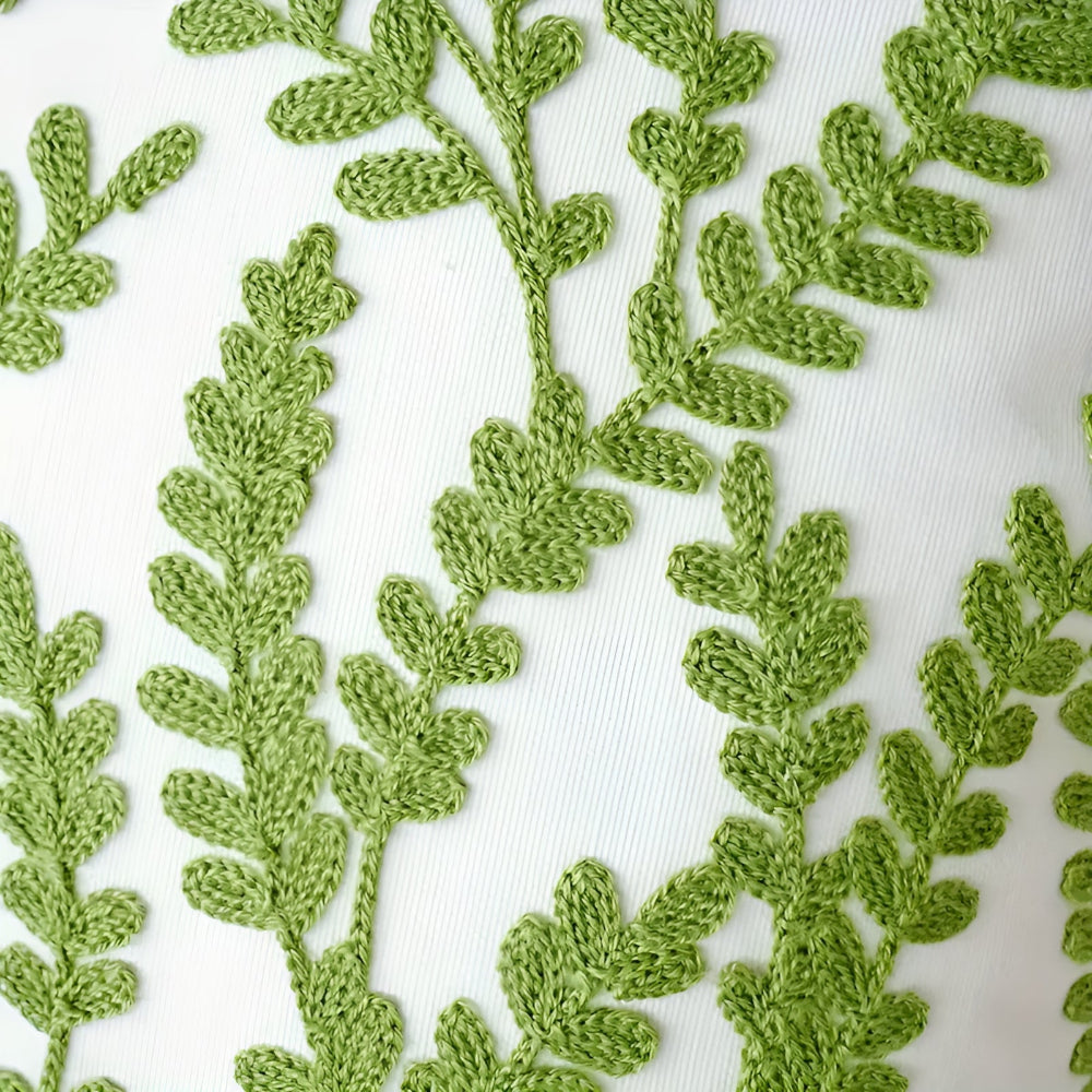 LeafLuxe Pillowcase – Stylish Natural Elegance for a Fresh Interior