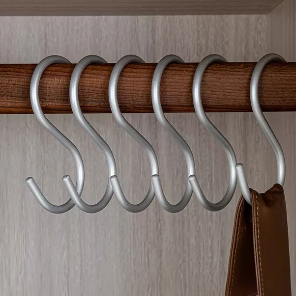 LineaLuxe – Premium Hooks with Elegant Look