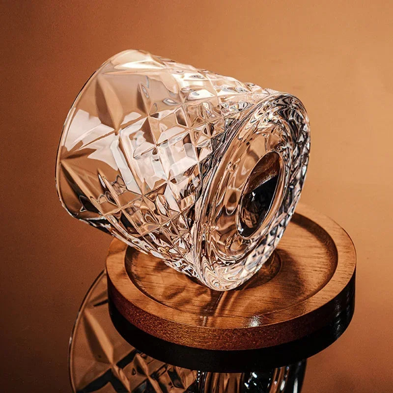 Set de verres à whisky en cristal avec sous-verre en bois et motif taillé