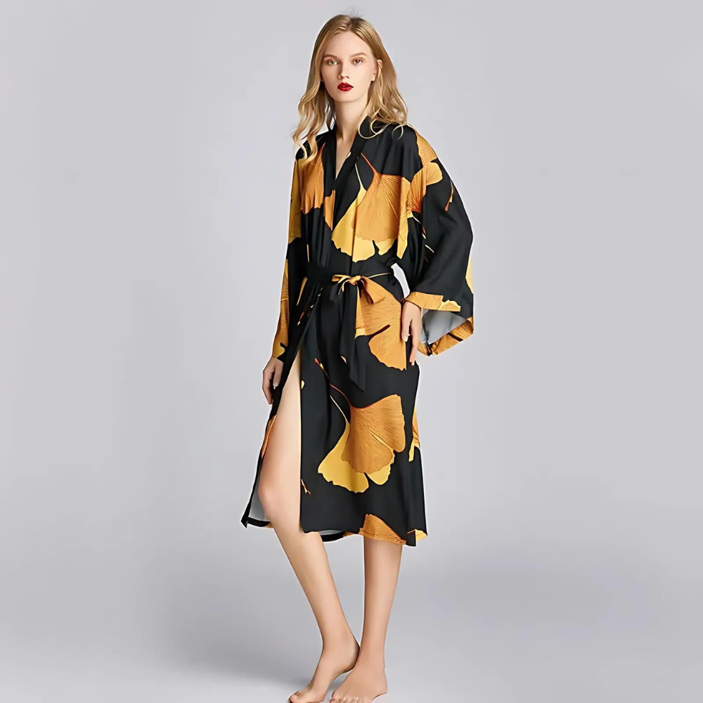 VelvetAura – Elegant Lichtgewicht Badjas met Gouden Accenten voor Stijlvol Ontspannen
