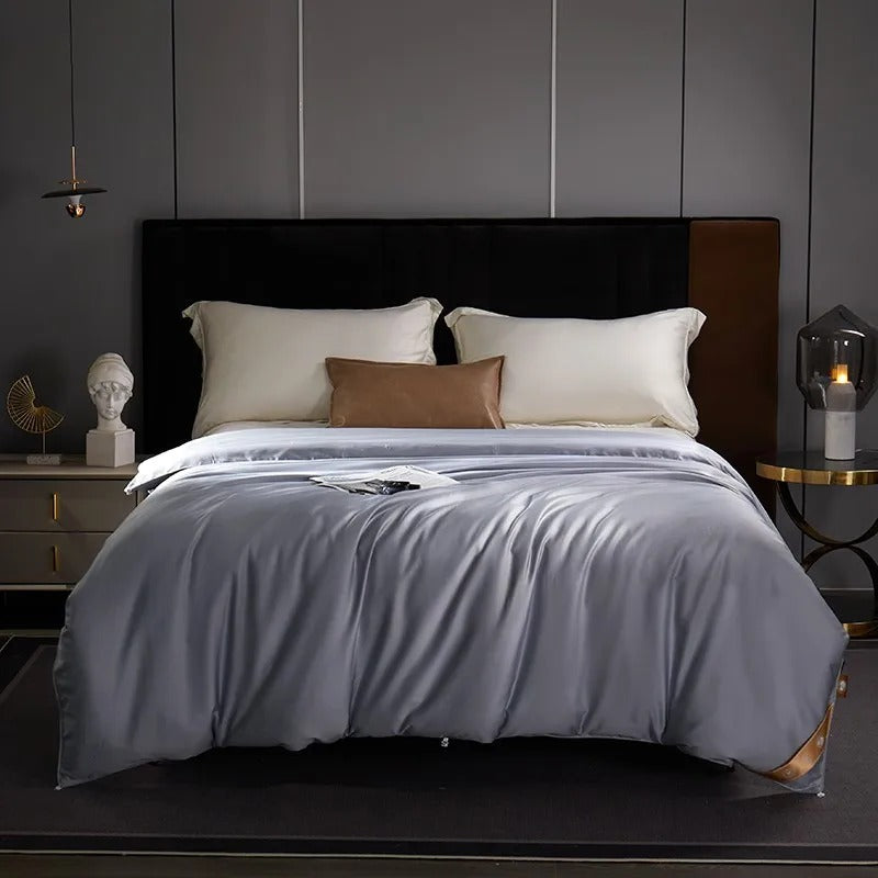 Seda – Luxe Mulberry Silk Duvet with Egyptian Cotton Cover (All-Season Comfort)