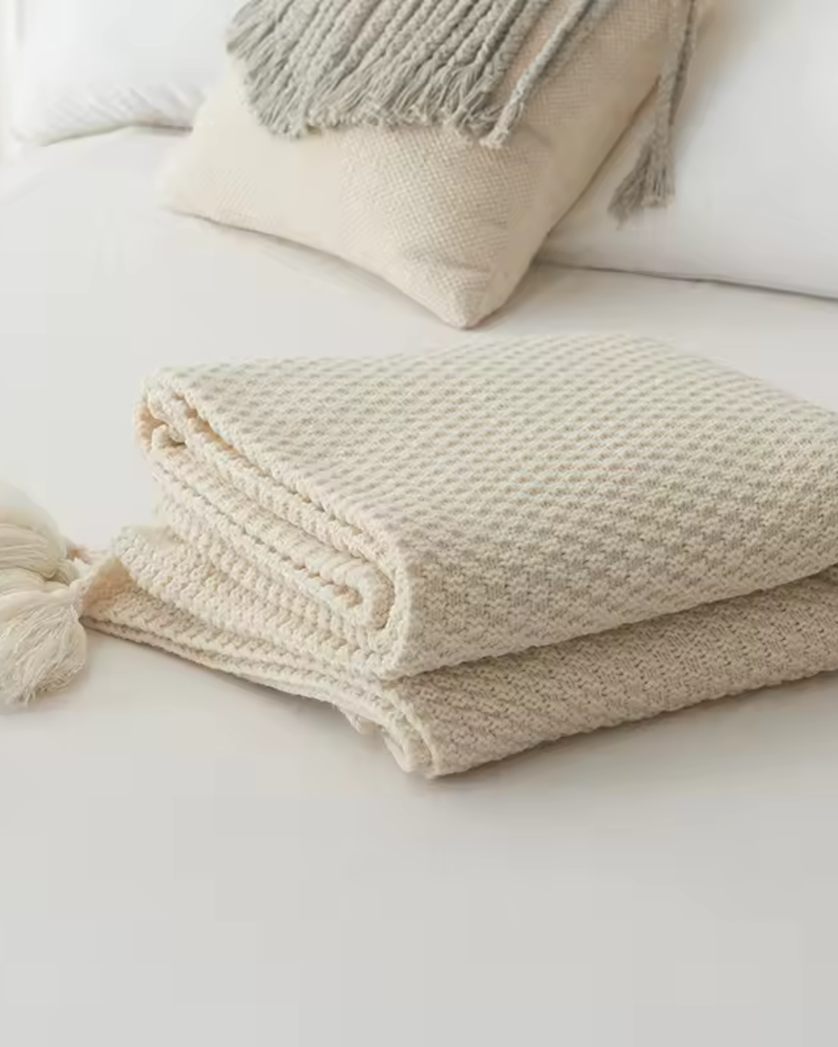 Rêve Maison – Luxury Knitted Throw with Subtle Fringe Details