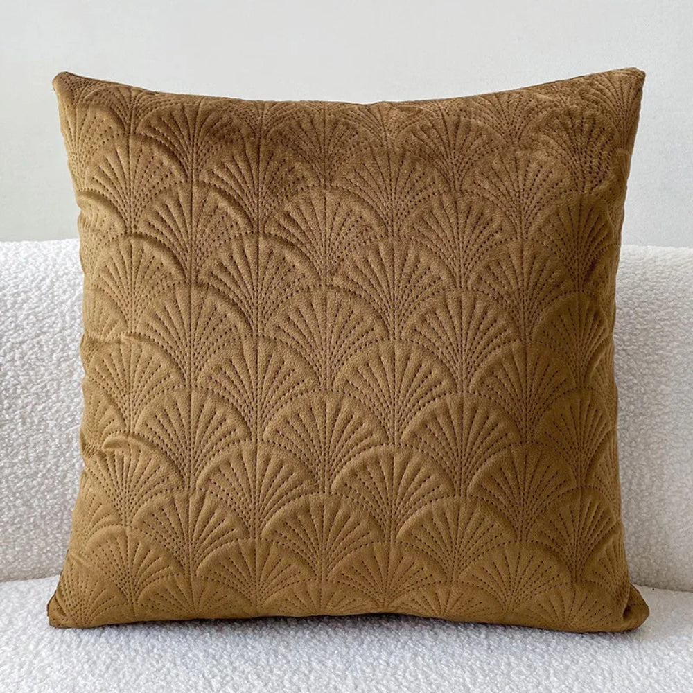 VeluMar – Velvet Shell Cushion Cover with Elegant Coastal Style