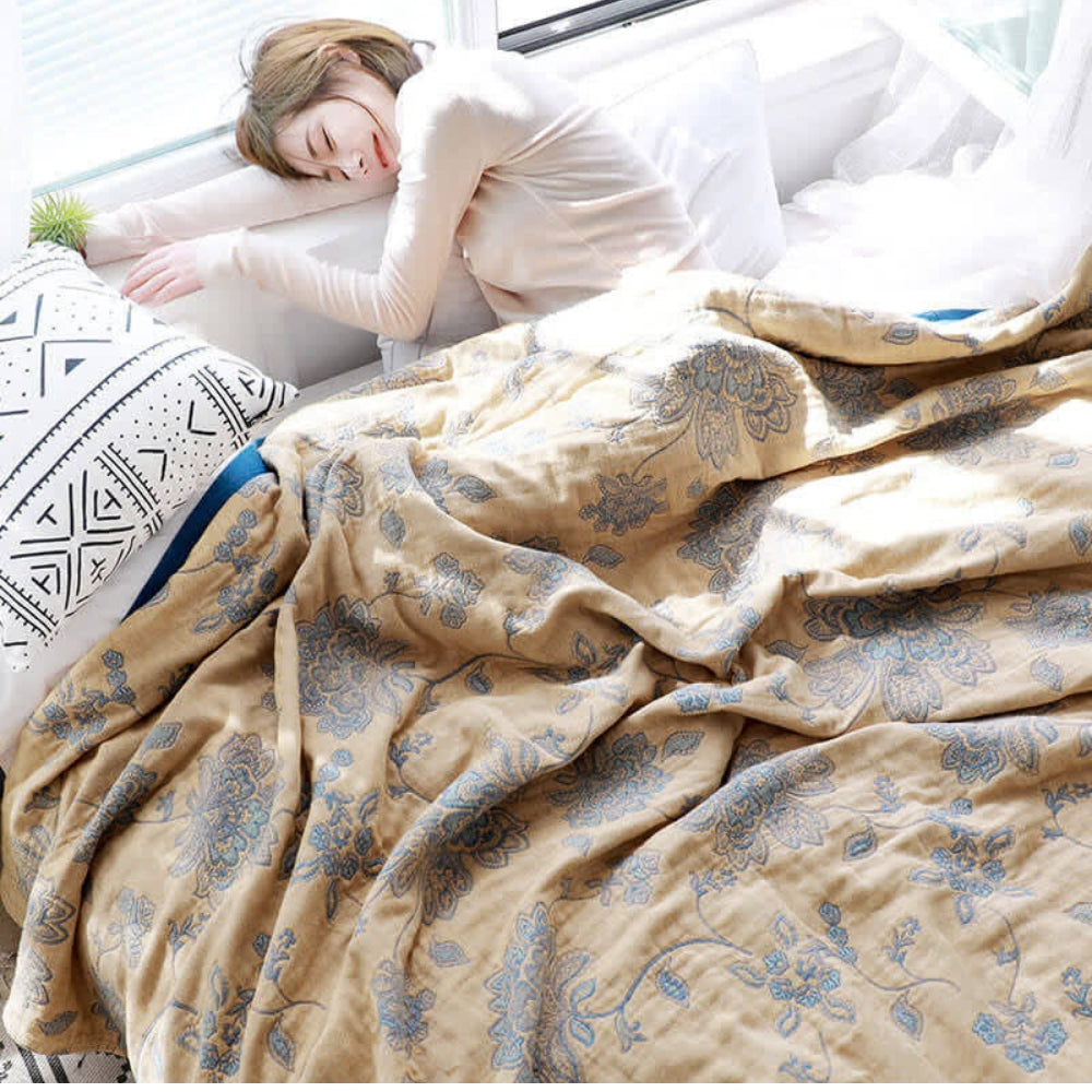 Blossom Haven – Luxe Cotton Blanket with Five-Layer Mesh Structure
