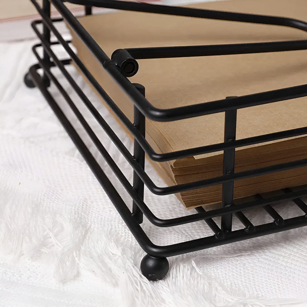 FerroLuxe Plate Holder – Stylish Iron Accent for a Modern Table Interior