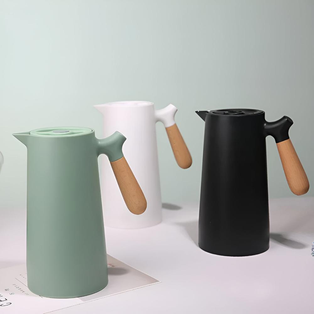 NordicTherm – Insulated Carafe with Wooden Handle for Stylish Enjoyment