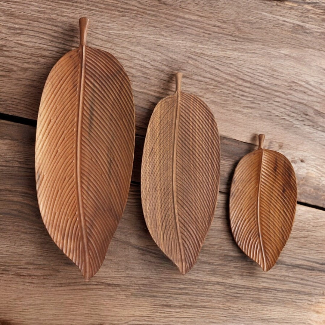 LeafLuxe Wooden Serving Platter – Organic Design for a Stylish Table Setting
