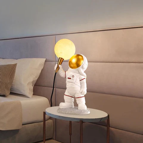 AstroGlow – Luxury Astronaut Table Lamp with Cosmic Elegance