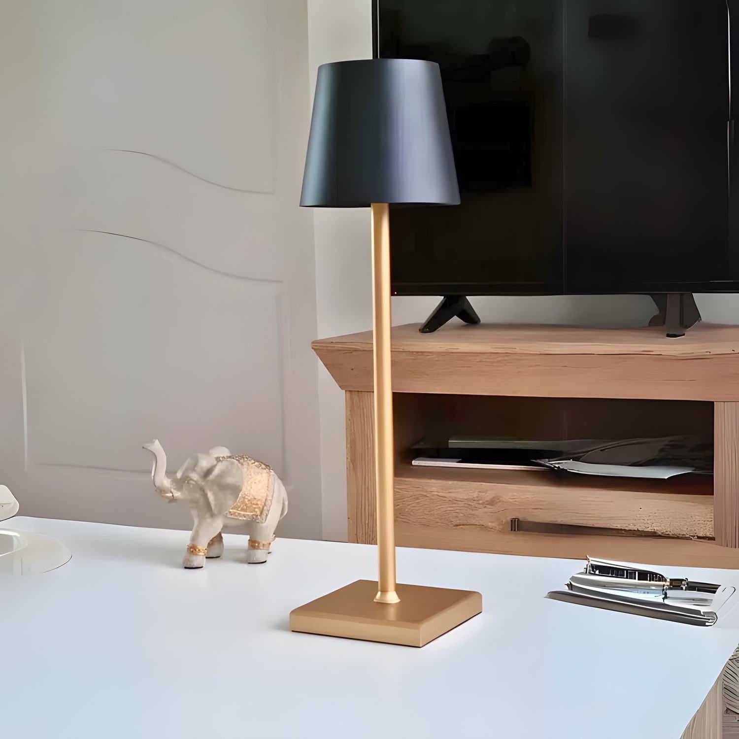 LumiFlex – Luxe Wireless Table Lamp with Adjustable Lighting