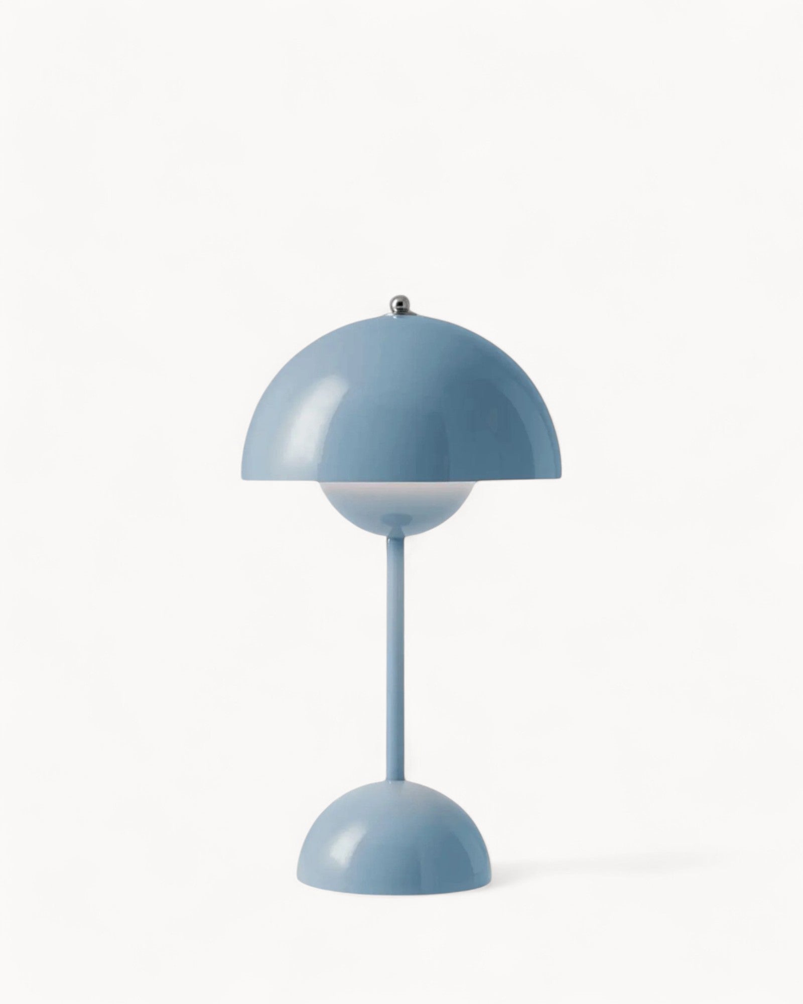 NordLight – LED Table Lamp Scandinavian Design, Dimmable and Durable in Metal
