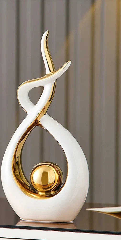 LuxeForm – Abstracte Keramische Sculptuur met Gouden Accenten voor Tijdloze Elegantie