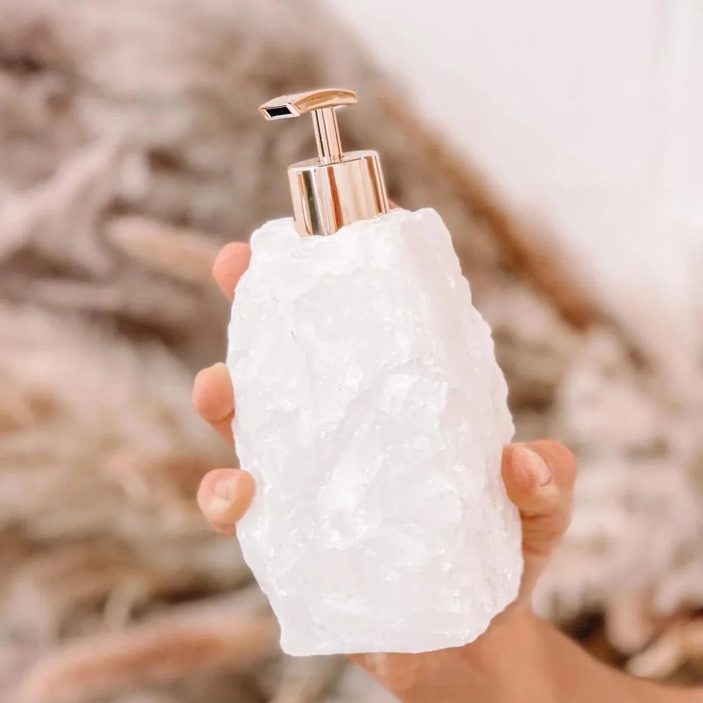 Crystaluxe – Luxe Handgemaakte Zeepdispenser met Natuurlijke Elegantie