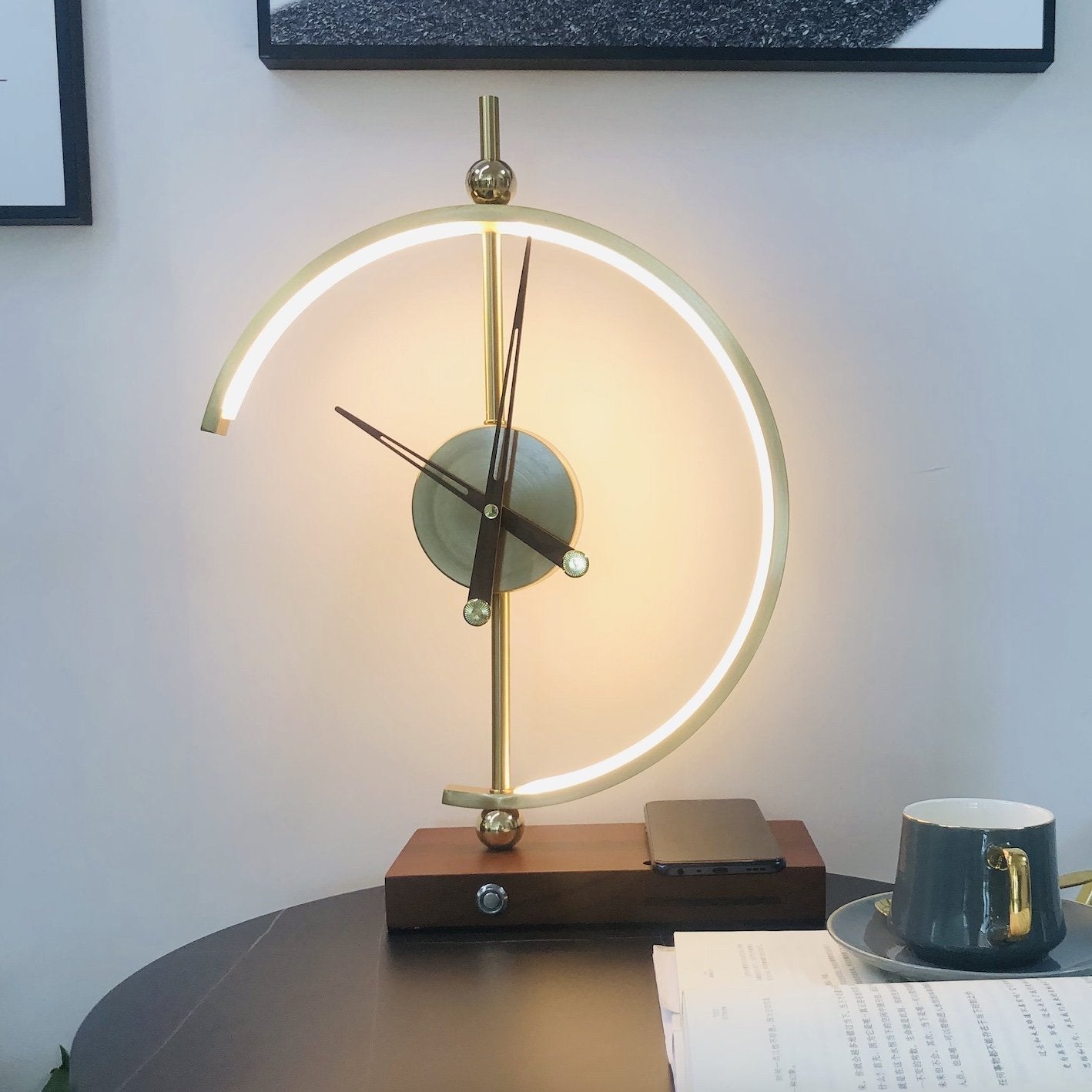 NagoyaLight – Luxury Lamp Clock with Wireless Charger