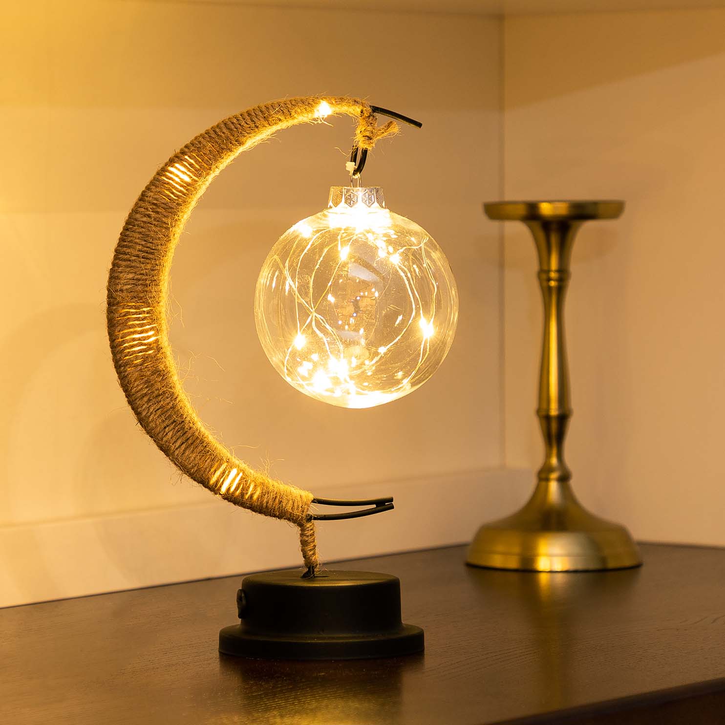 LunaGlow – Enchanting Table Lamp with Warm Light for an Atmospheric Ambience
