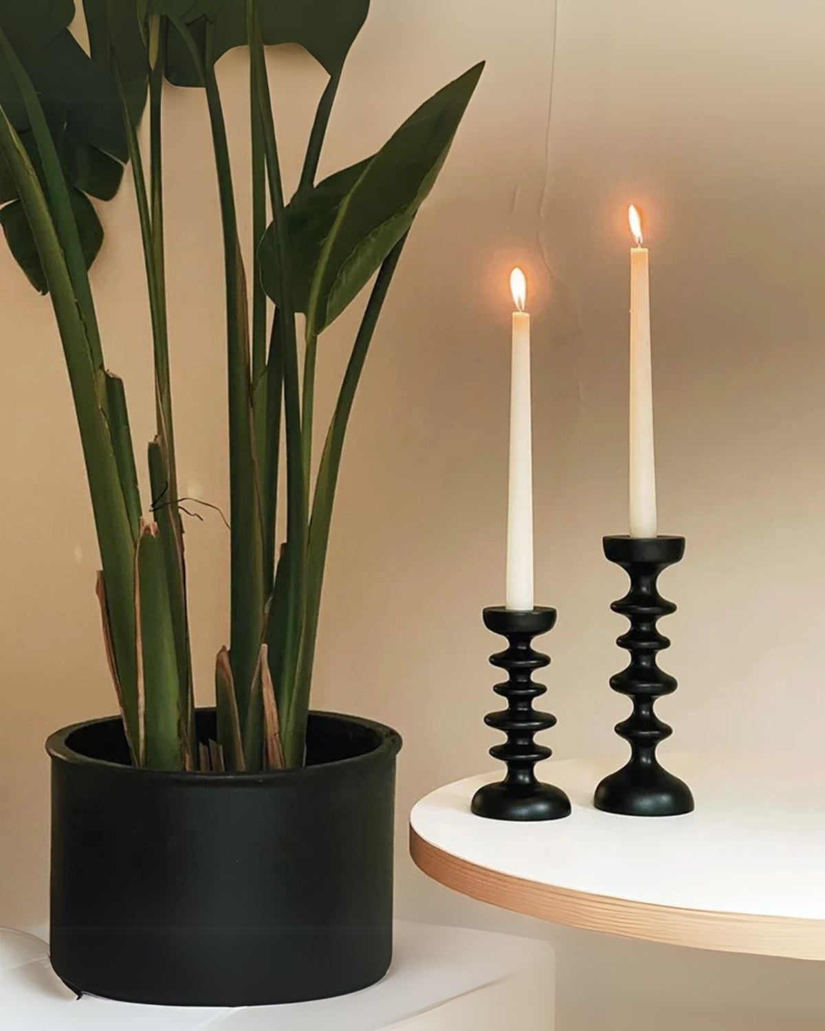 The Sculptor – Luxury Wooden Candle Holder with Sculptural Elegance