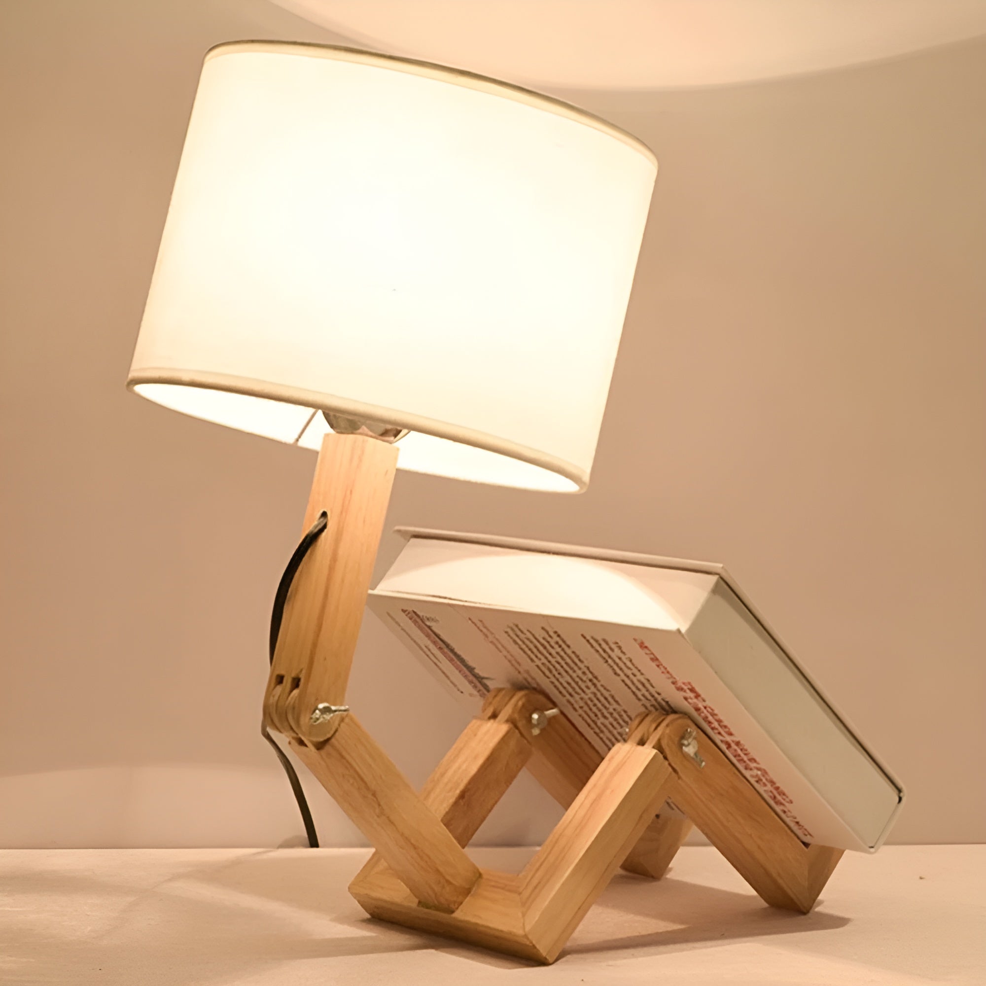 FlexiWood – Unique Adjustable Table Lamp with Natural Wooden Accents