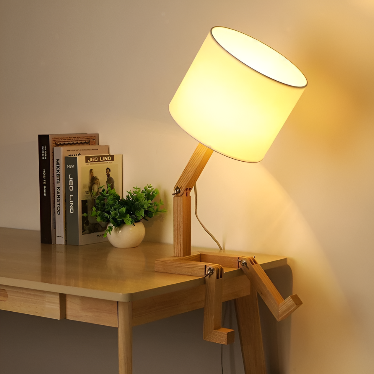 FlexiWood – Unique Adjustable Table Lamp with Natural Wooden Accents