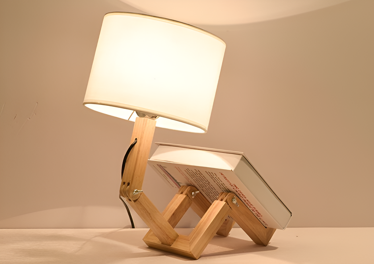 FlexiWood – Unique Adjustable Table Lamp with Natural Wooden Accents