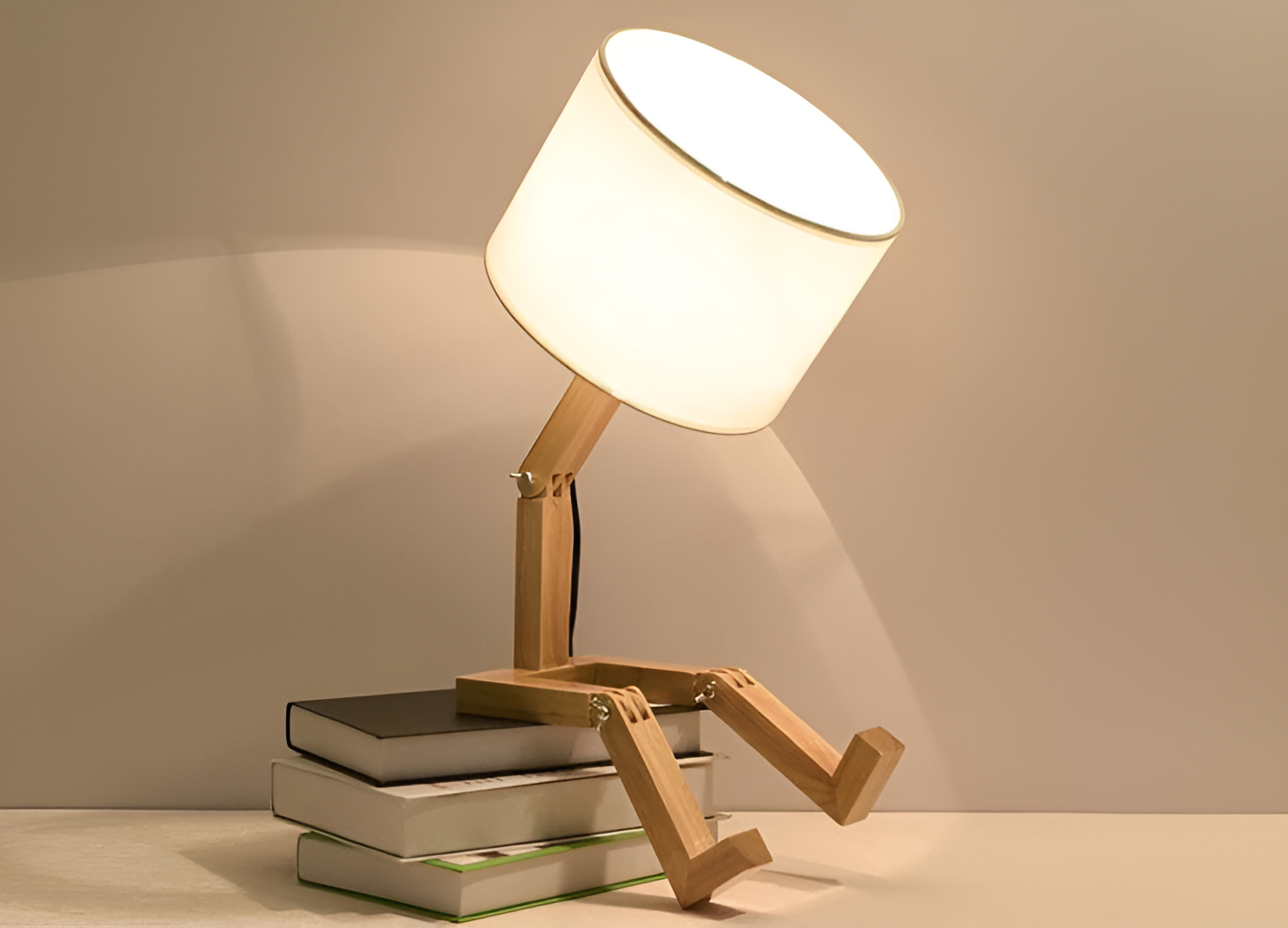 FlexiWood – Unique Adjustable Table Lamp with Natural Wooden Accents