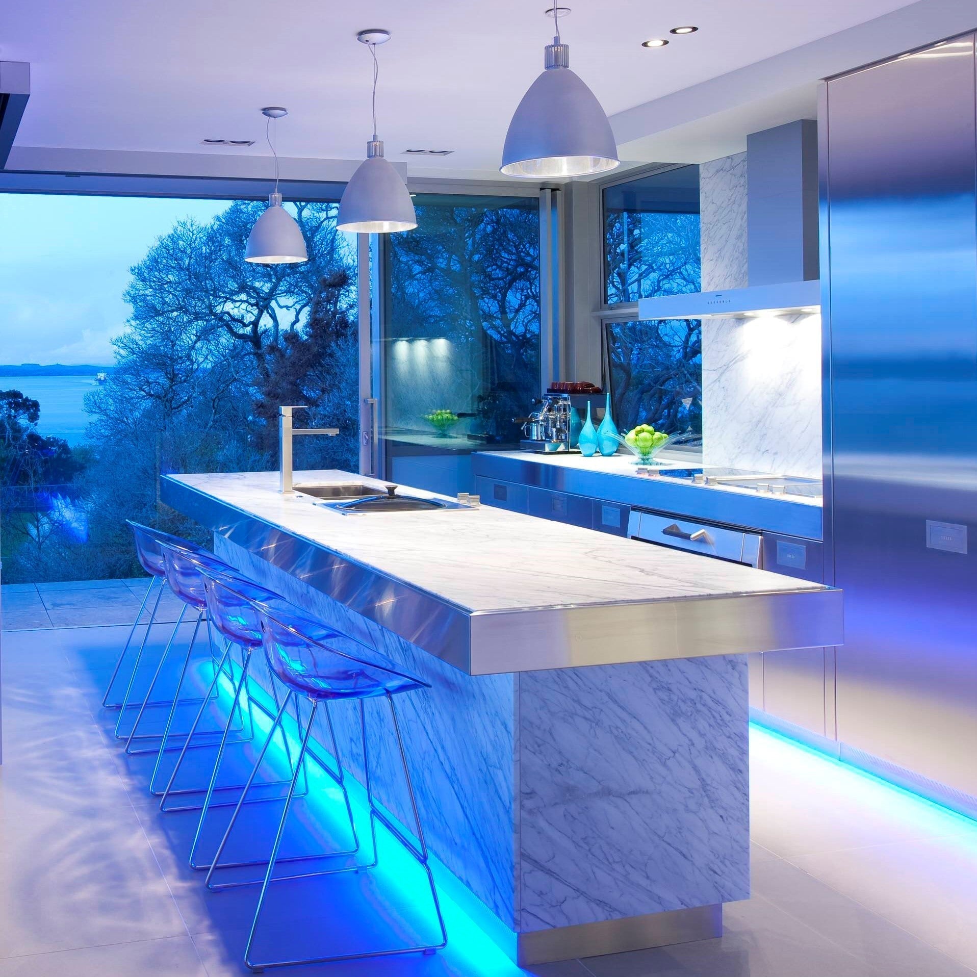 GlowFlex – Versatile LED Light Strip with Remote Control for Atmospheric Lighting