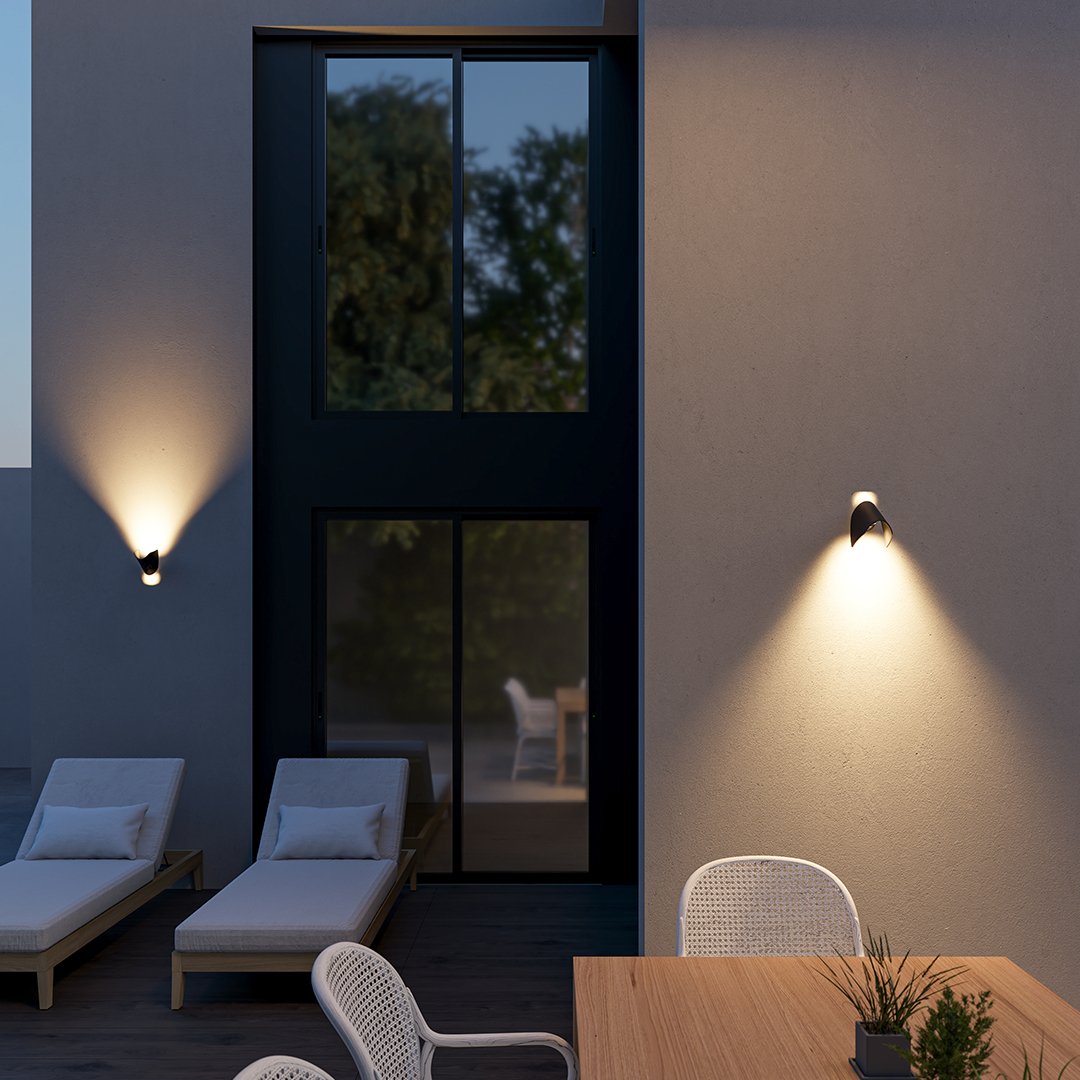 Polaris 2.0 – Robust Wall Lamp with Adjustable Lighting