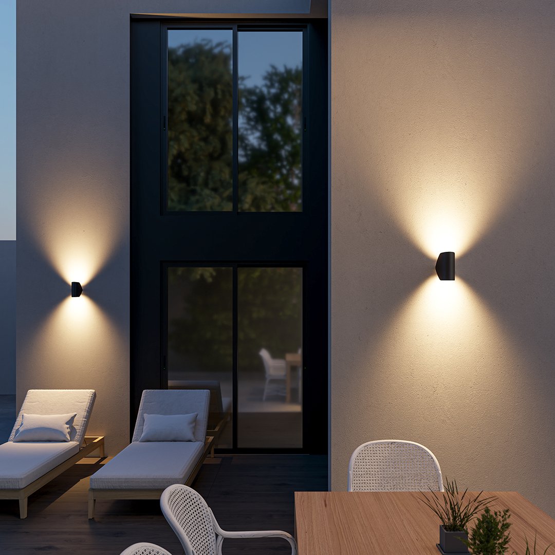 Polaris 2.0 – Robust Wall Lamp with Adjustable Lighting