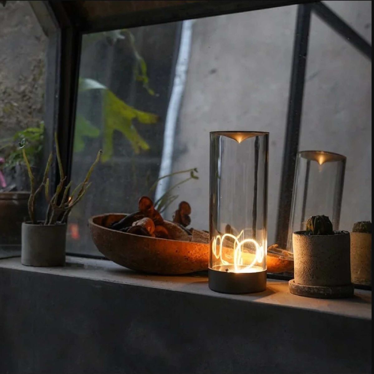 LumiRay – Modern Table Lamp with Enchanting Cylindrical Light Design