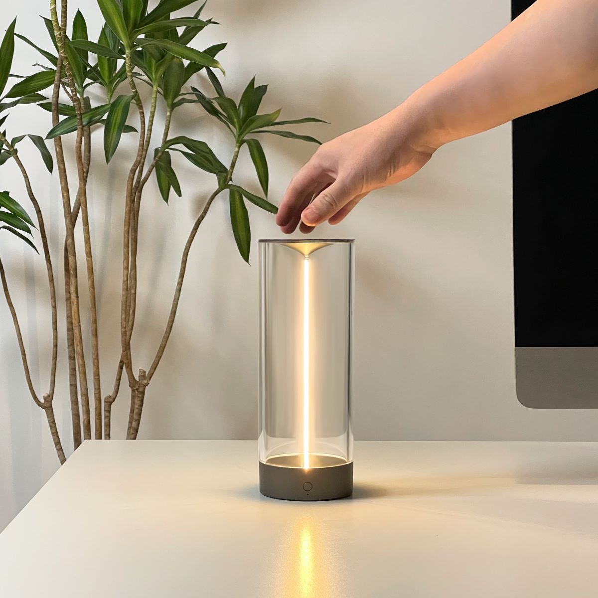LumiRay – Modern Table Lamp with Enchanting Cylindrical Light Design